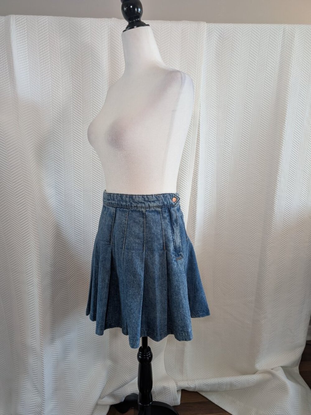 H&M Divided Blue Pleated Denim Mini Skirt Size 6 Y2K Festival Tenniscore